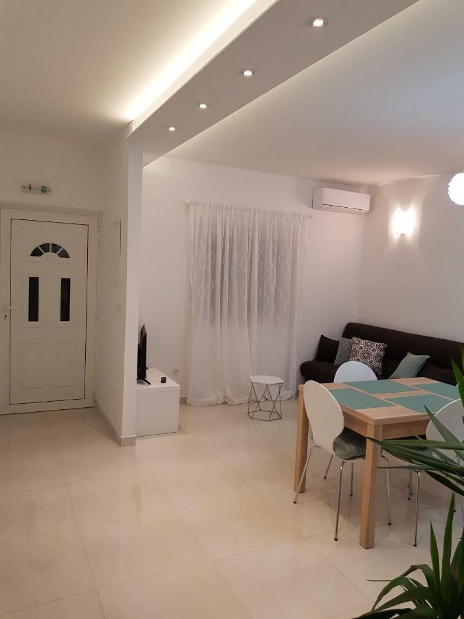 شقة Stobreč  في Apartman Cezar المظهر الخارجي الصورة