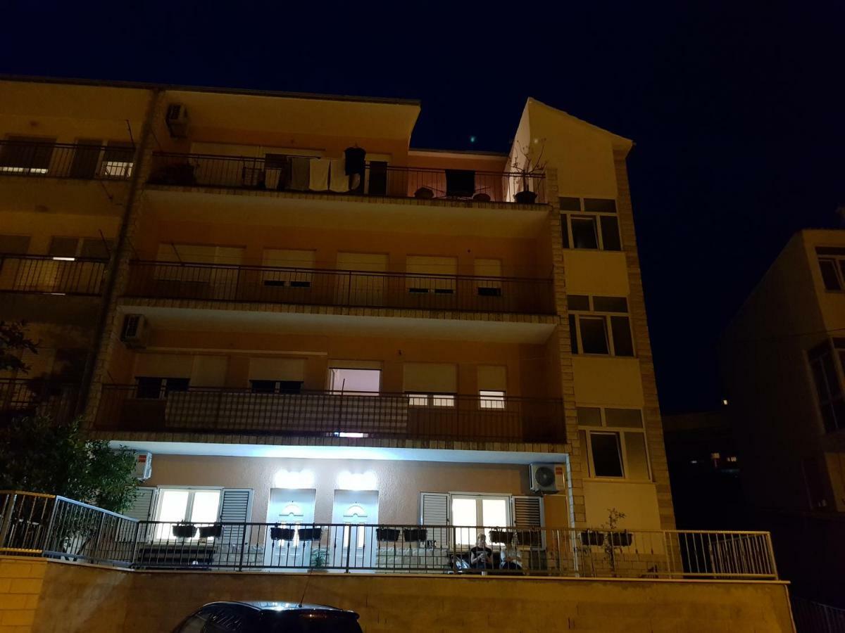 شقة Stobreč  في Apartman Cezar المظهر الخارجي الصورة